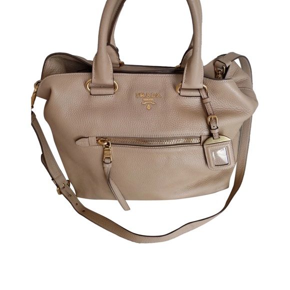 Beautiful Prada handbag. Has been authenticated. - Picture 9 of 11